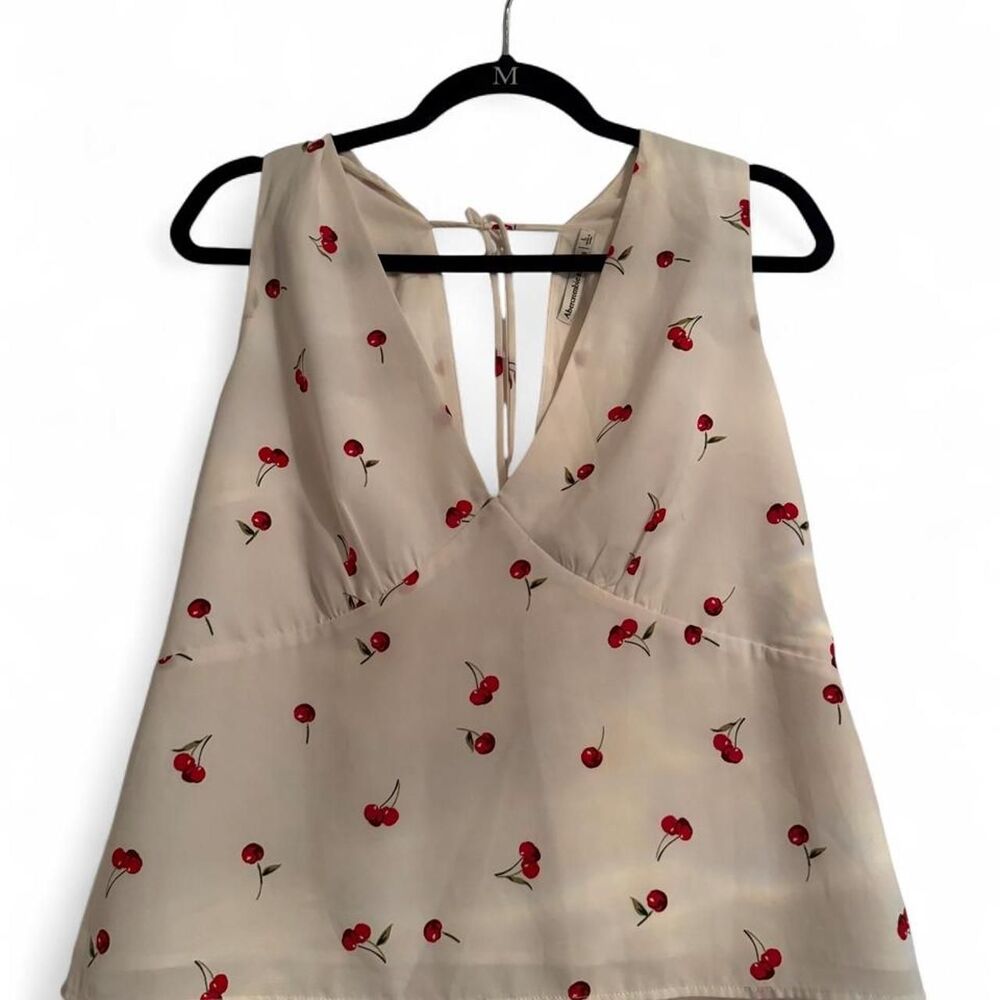 Abercrombie& Fitch Cherry Blouse